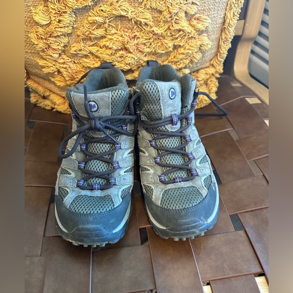 Women’s Merrell Moab 2 Mid Ventilator Hiking Boots - Picture 6 of 7